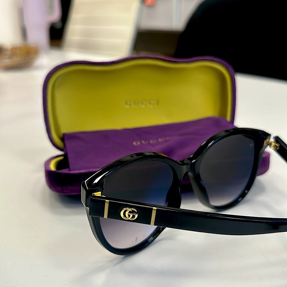 Gucci sunglasses excellent shape